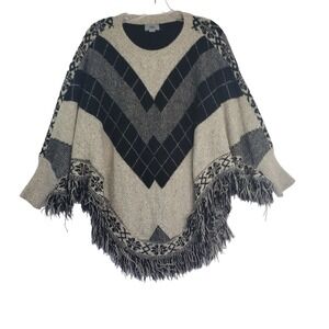 Yaira Poncho Sweater Womens Size S/M Oatmeal Fringe Bohemian Aztec Print Shawl‎